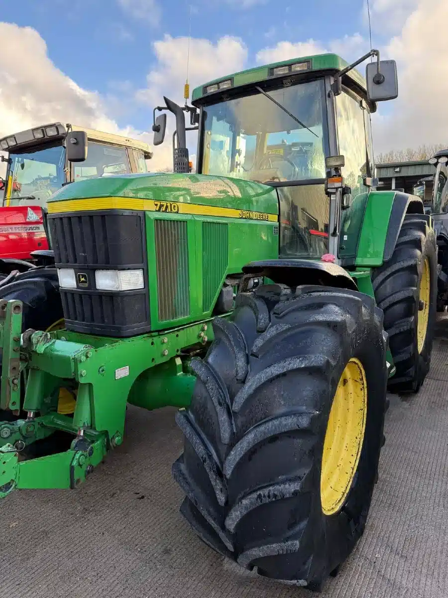 Gallery image 2 for 2002 John Deere 7710 Tractor