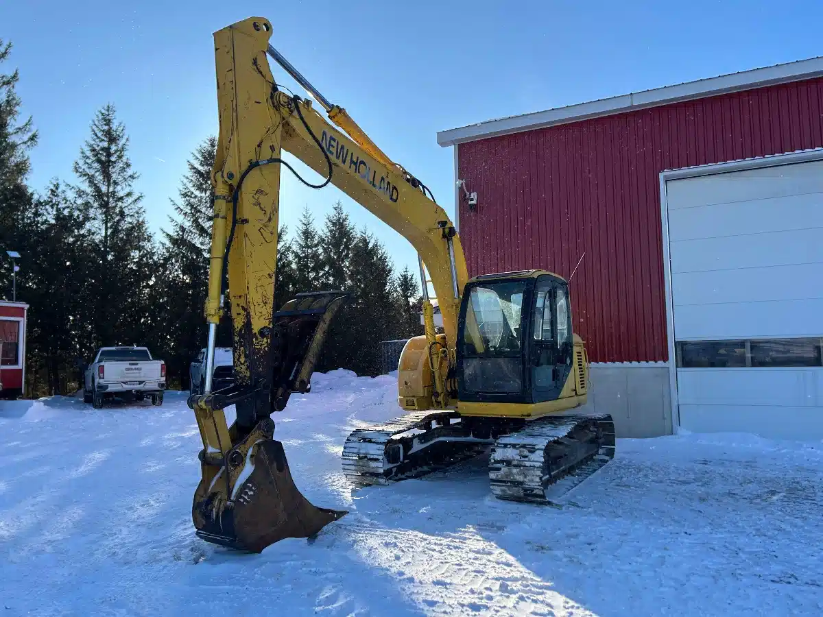 Gallery image 2 for 2004 New Holland EH130 Excavator