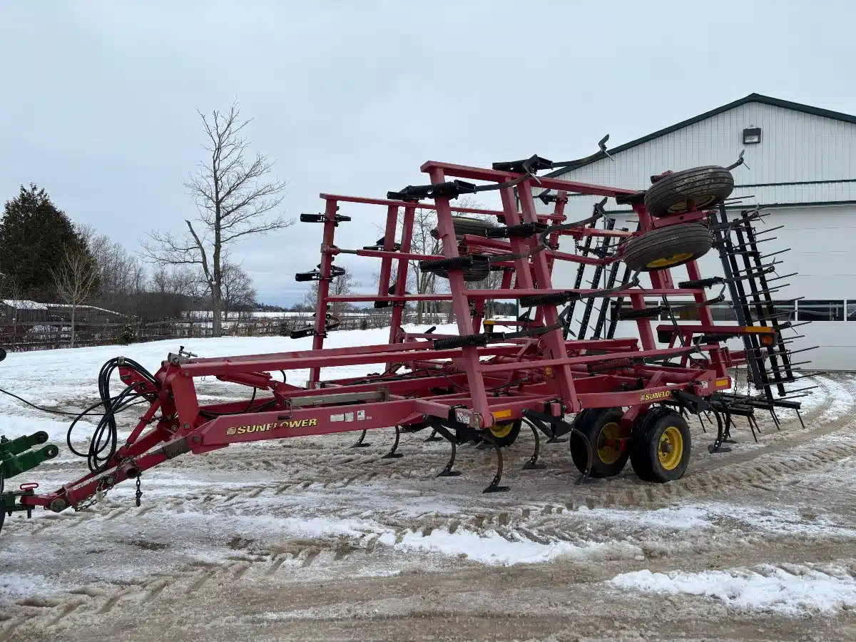 2015 Sunflower 5035 Cultivator