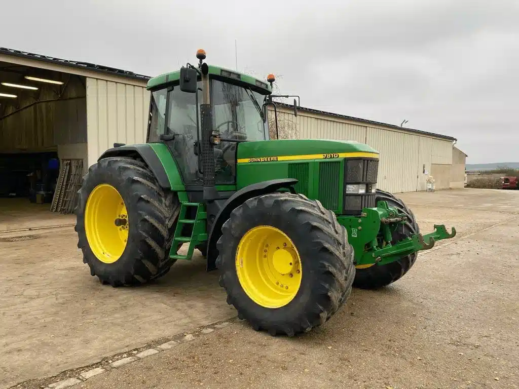 2002 John Deere 7810 Tractor