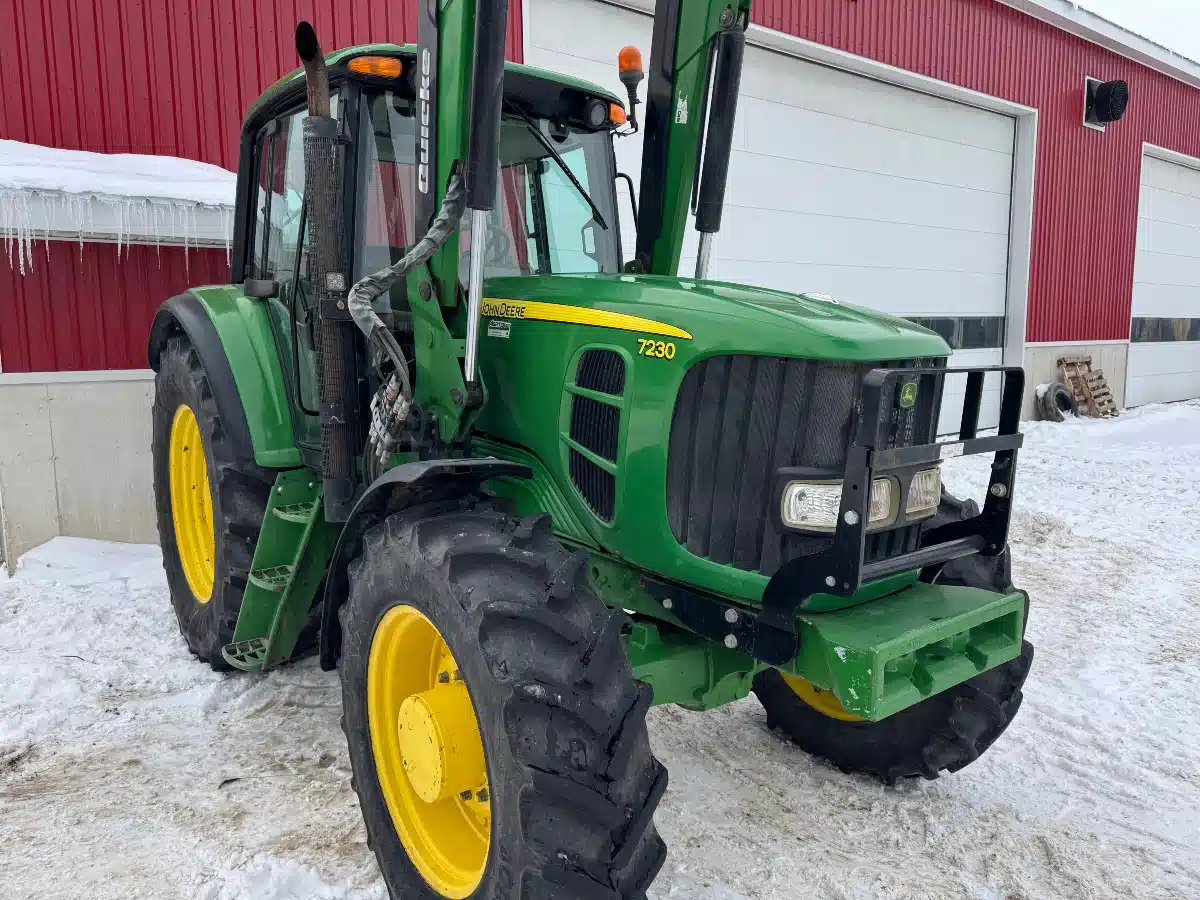 Gallery image 2 for 2011 John Deere 7230 Tractor