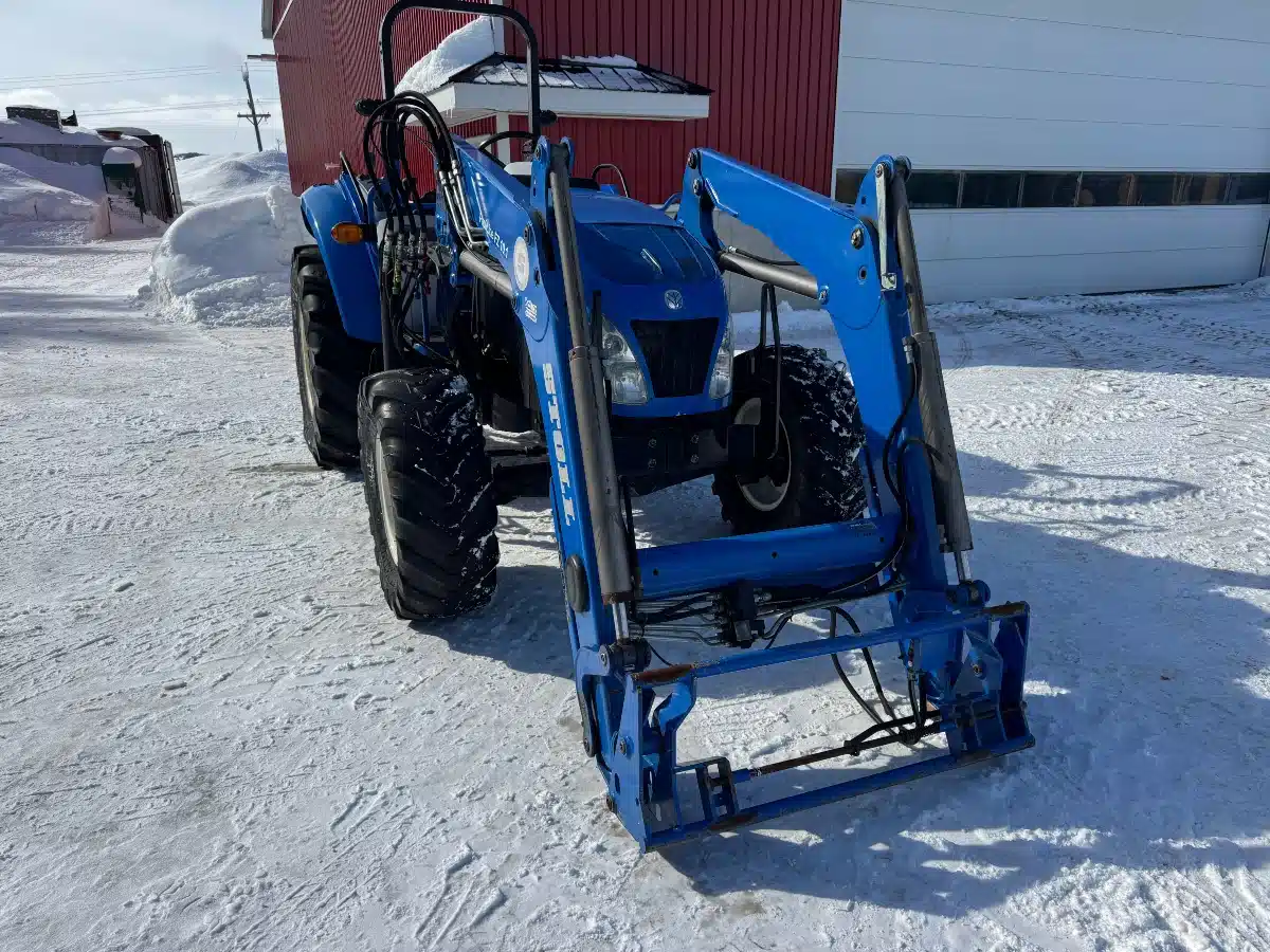 Gallery image 2 for 2013 New Holland T4.75 Tractor Loader