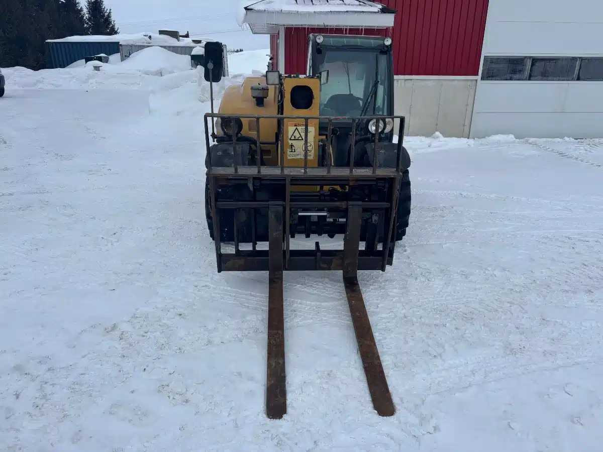 Gallery image 2 for 2012 Caterpillar TH255 TeleHandler