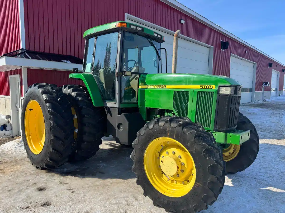 Gallery image 1 for 1997 John Deere 7810 Tractor