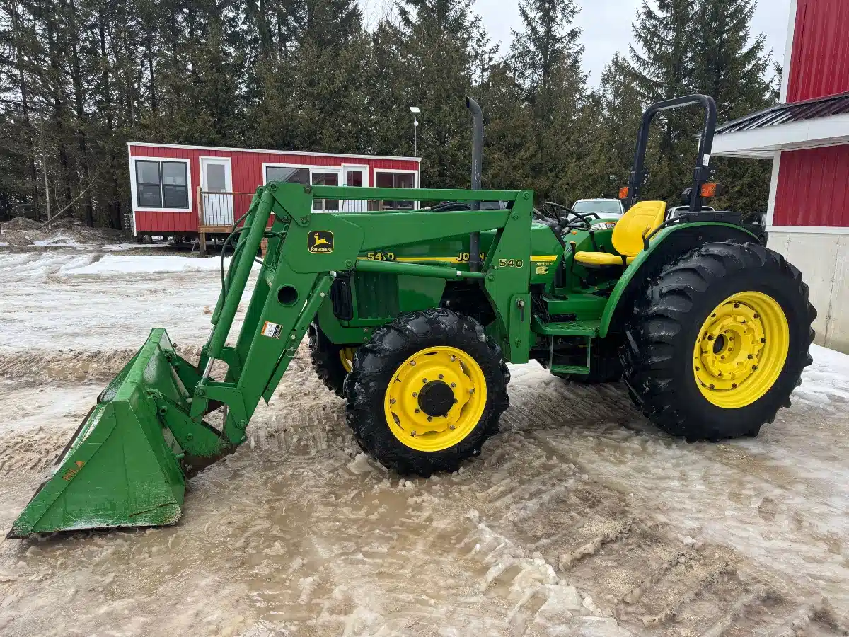 Gallery image 1 for 2001 John Deere 5410 Tractor