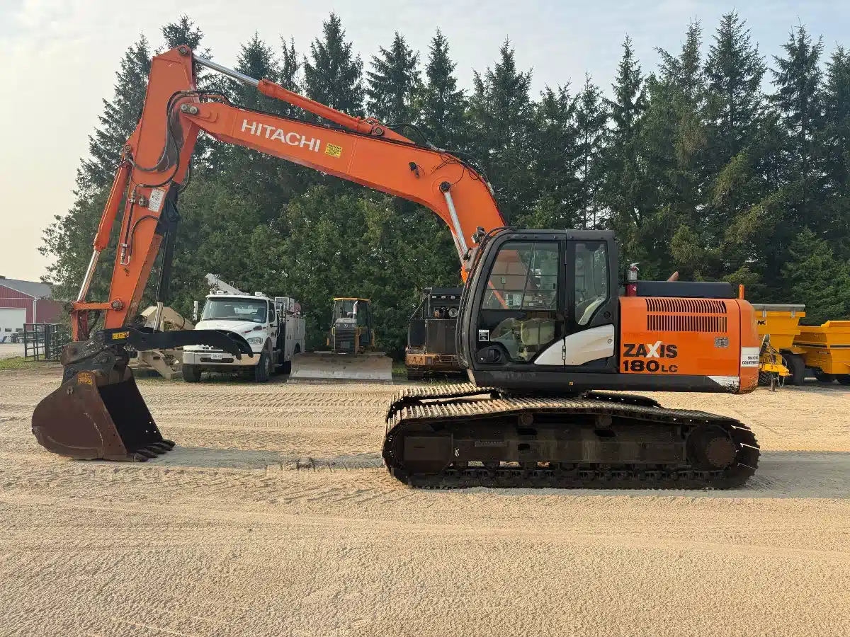 Gallery image 1 for 2012 Hitachi ZX180lC-5 Excavator