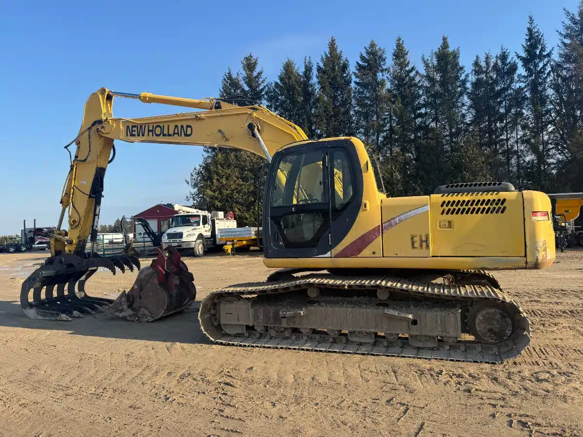 Gallery image 2 for 2006 New Holland Construction eh215 Excavator