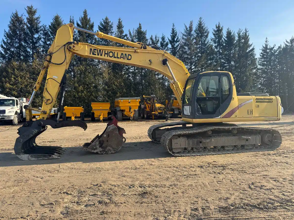2006 New Holland Construction eh215 Excavator