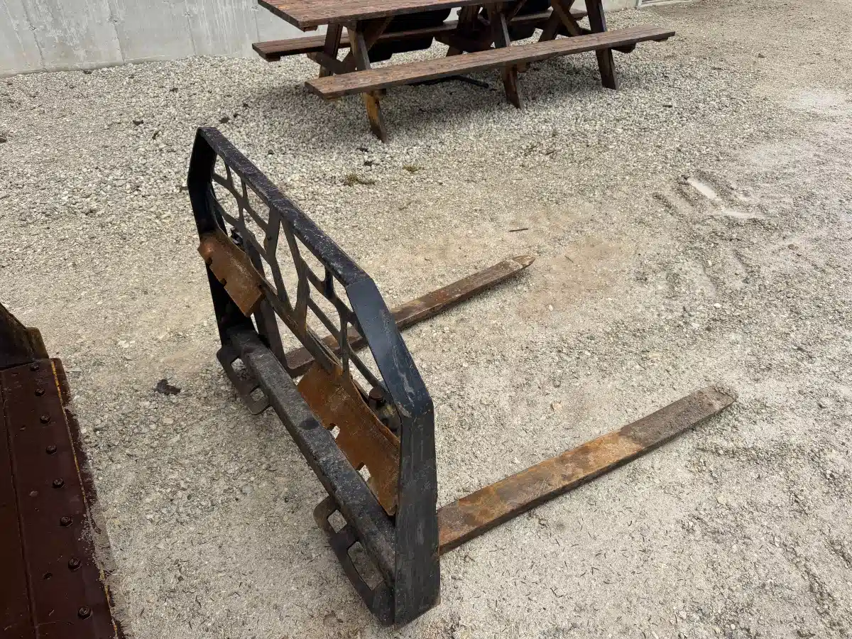 Gallery image 2 for 2009 Caterpillar 906H Wheel Loader