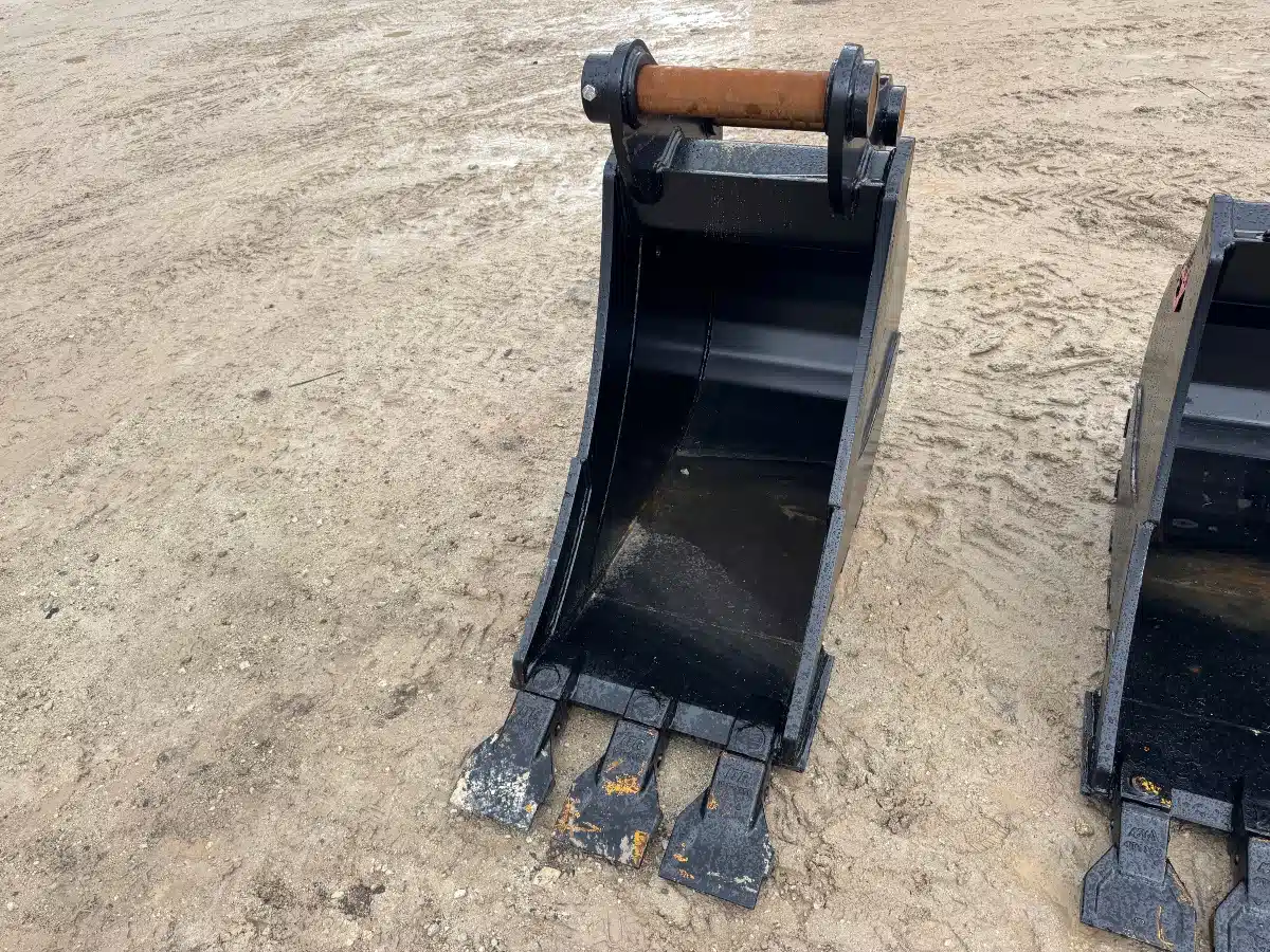 Photo de la Galerie 1 pour 2026 24 inch accessoire d'excavatrice