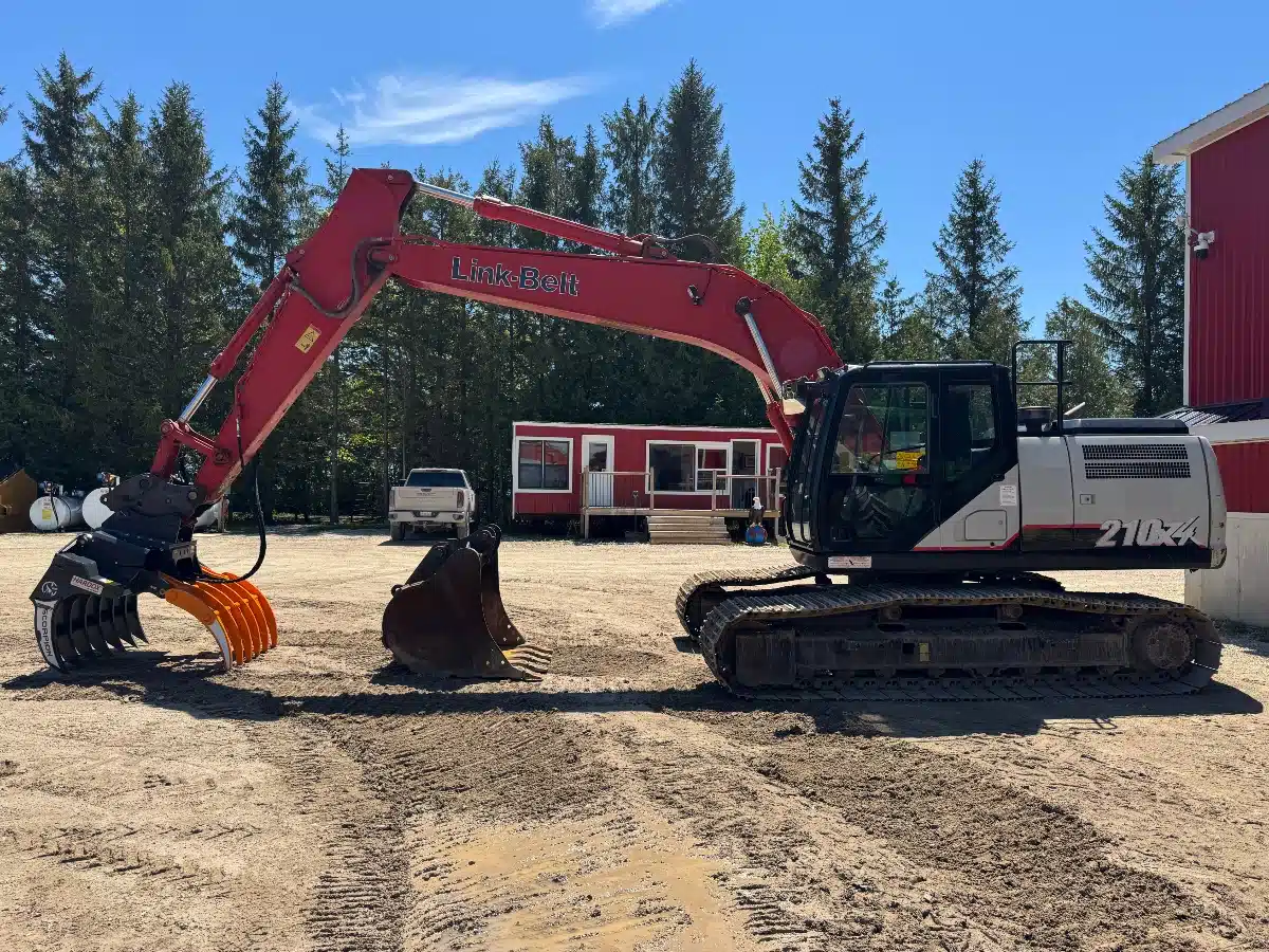 Gallery image 1 for 2022 Link-Belt 210x4 Excavator
