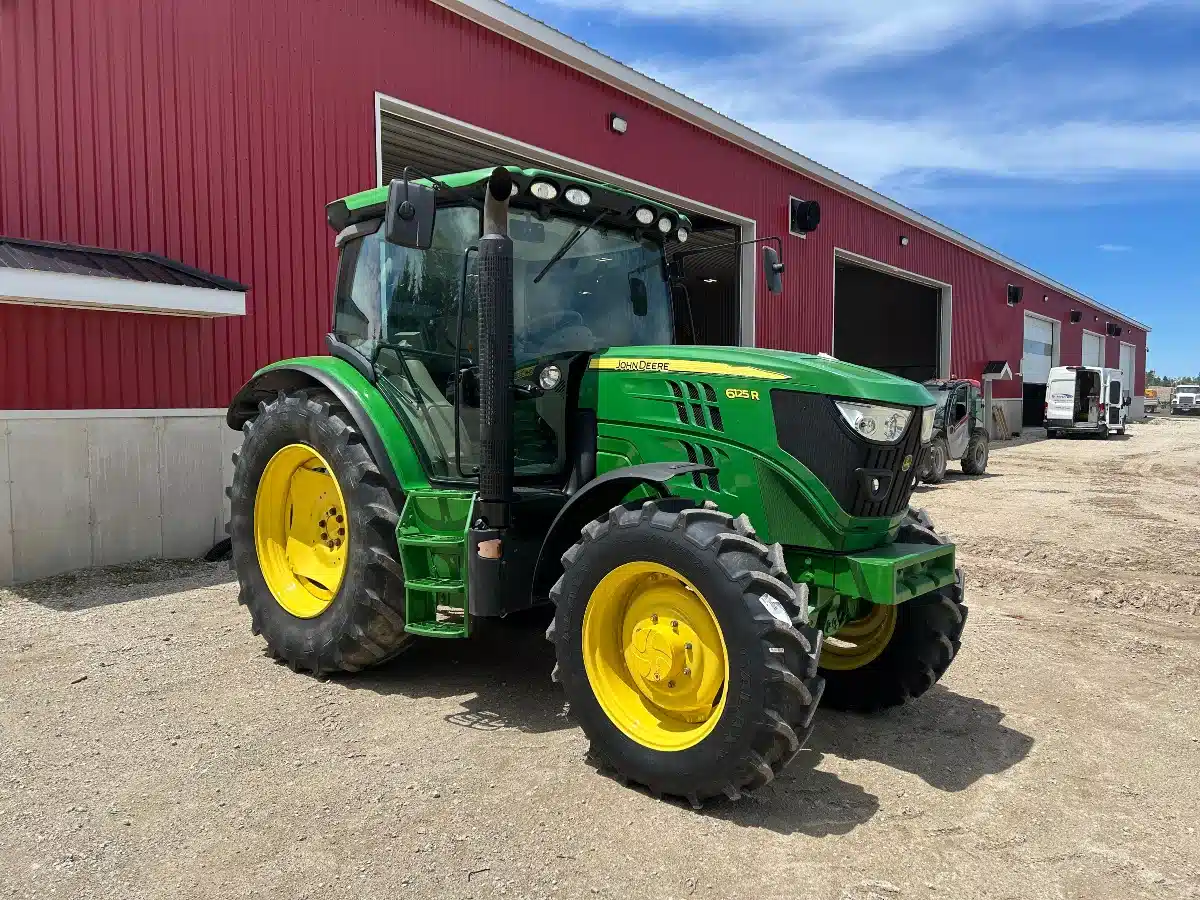Photo de la Galerie 1 pour 2014 John Deere 6125R Tracteur