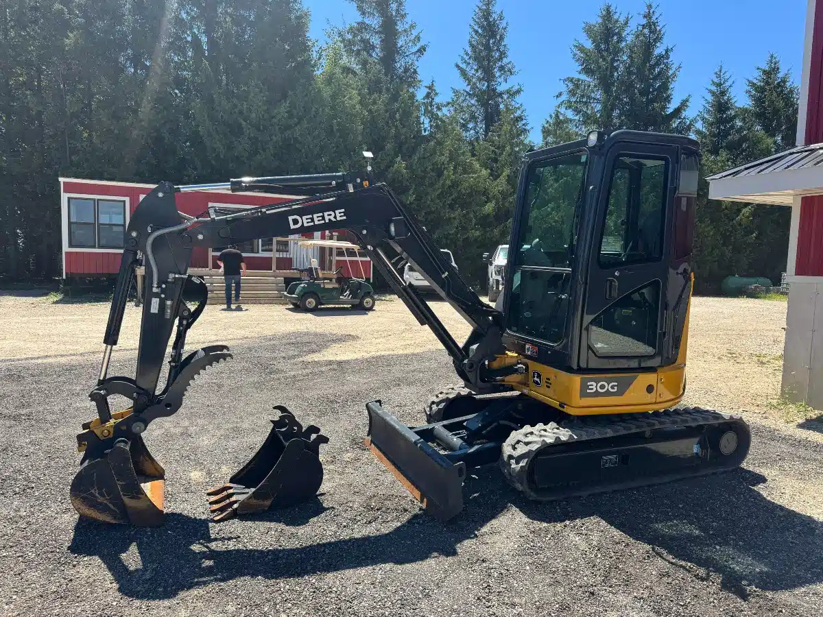 Photo de la Galerie 1 pour 2023 John Deere 30G Excavatrice