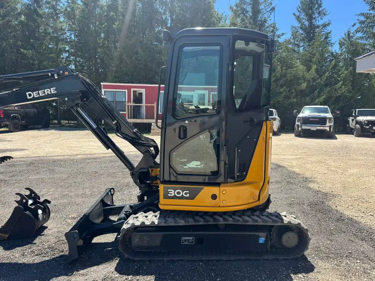 Photo de la Galerie 2 pour 2023 John Deere 30G Excavatrice