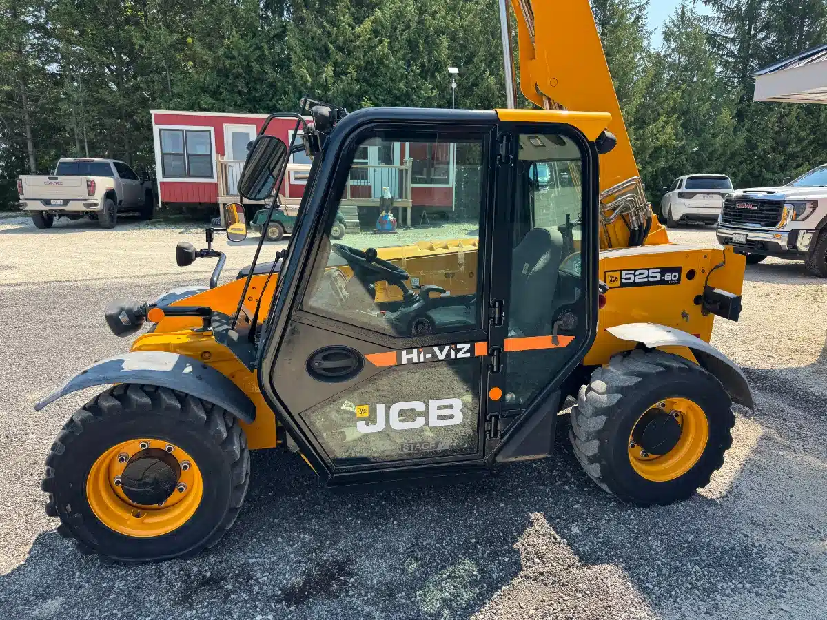Gallery image 2 for 2015 JCB 525-60 TeleHandler