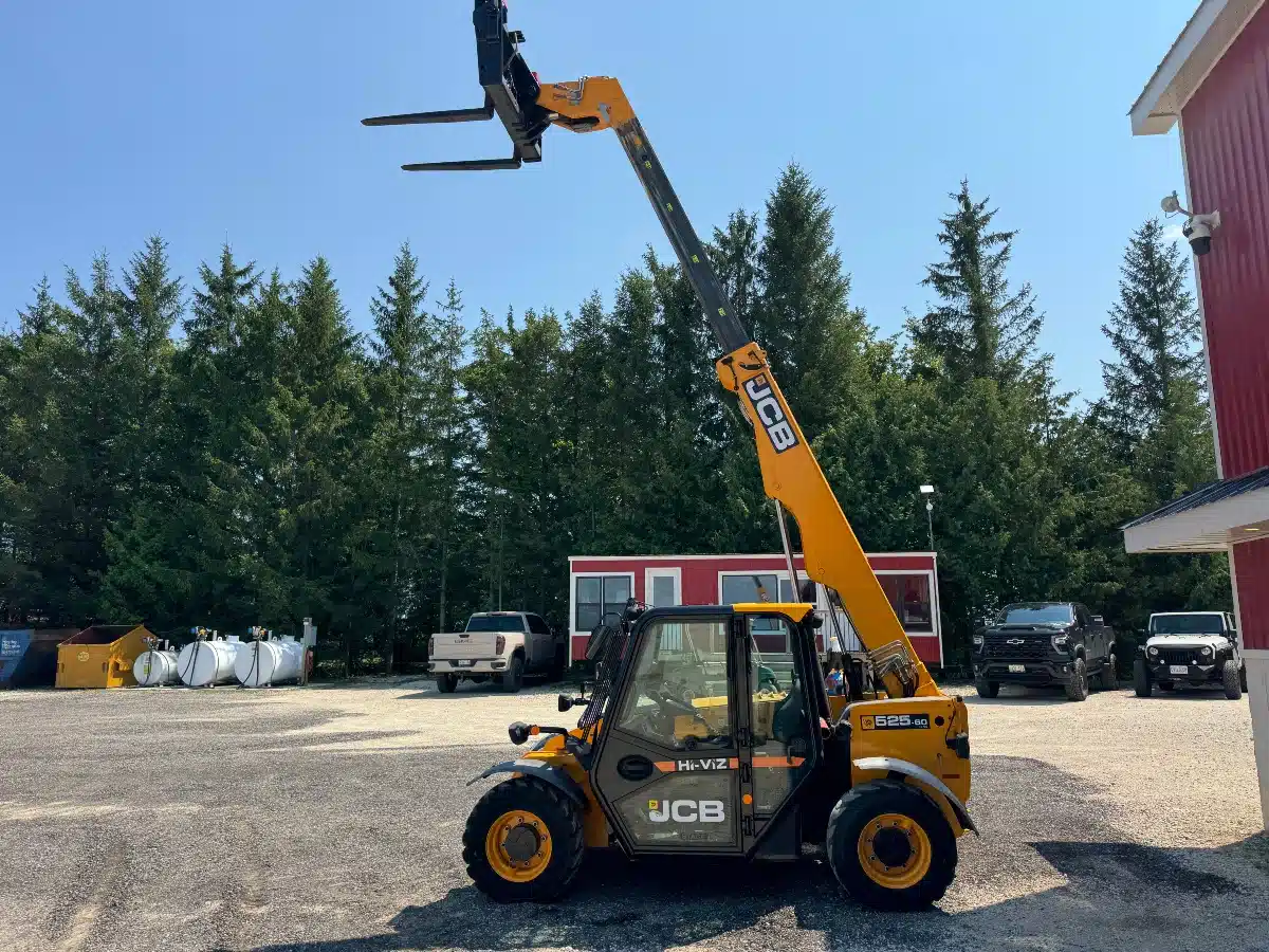 Gallery image 1 for 2015 JCB 525-60 TeleHandler