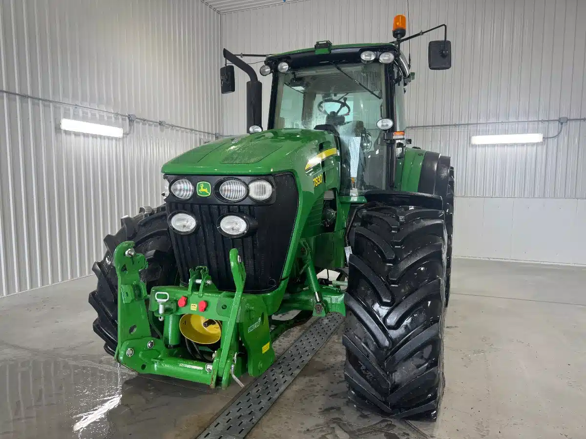 Photo de la Galerie 2 pour 2010 John Deere 7830 Tracteur