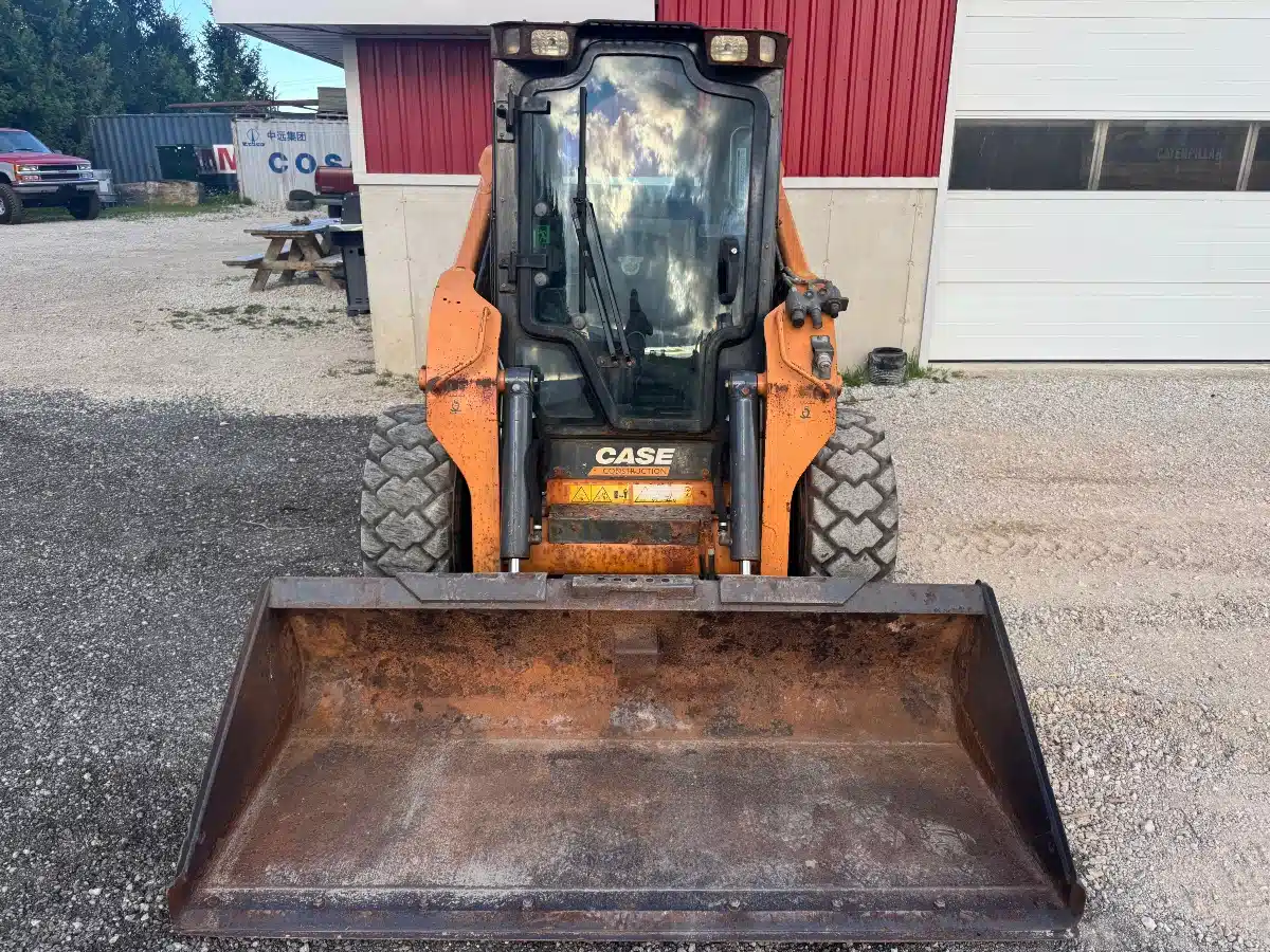 Photo de la Galerie 2 pour 2018 Case SV300 chargeuse à direction à glissement