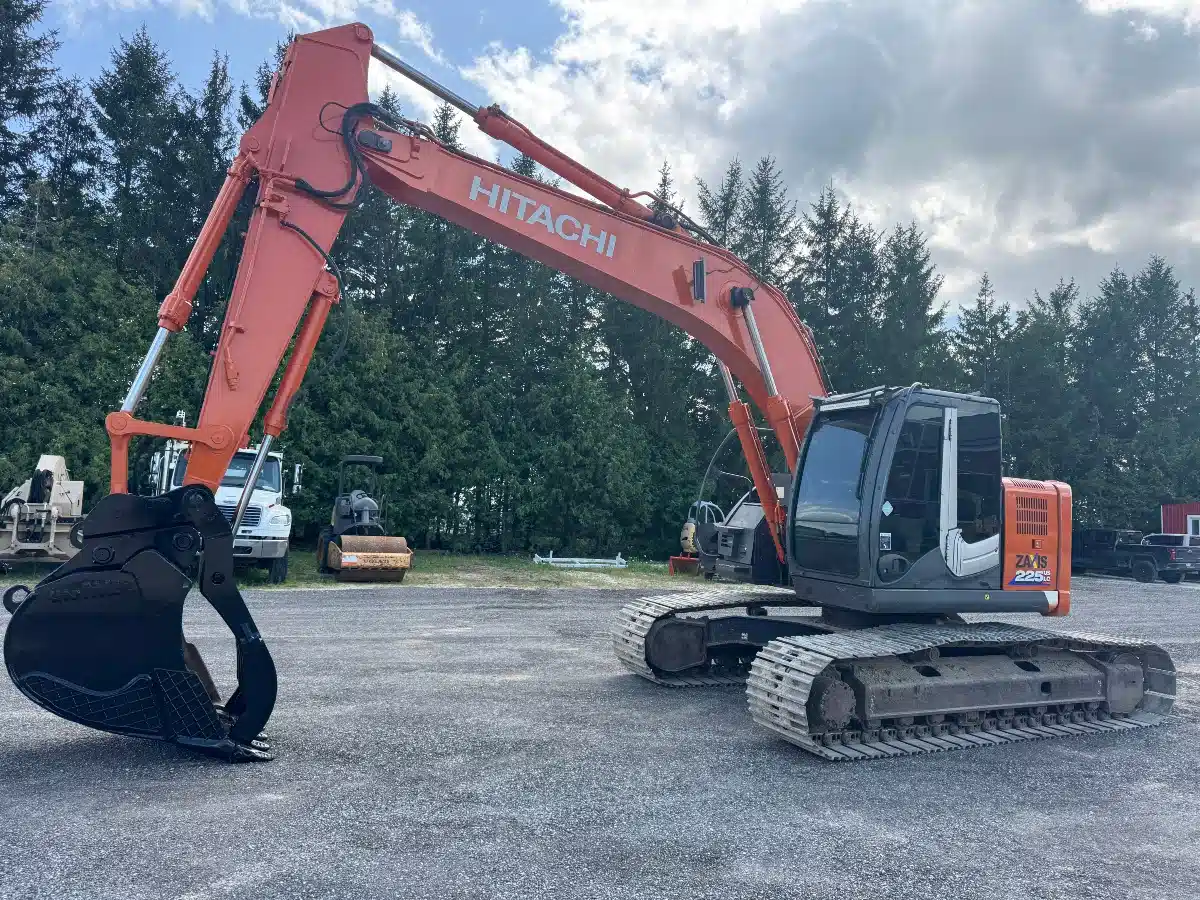 Gallery image 2 for 2013 Hitachi ZX225USLC Excavator