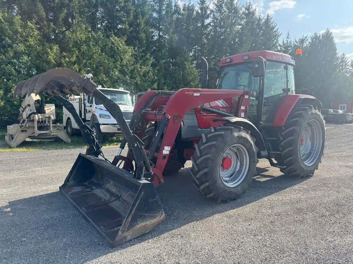 Gallery image 2 for 2003 McCormick MTX125 Tractor