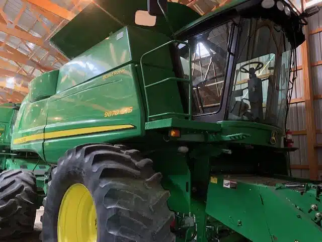 Gallery image 2 for Used 2008 John Deere 9870 STS Combine