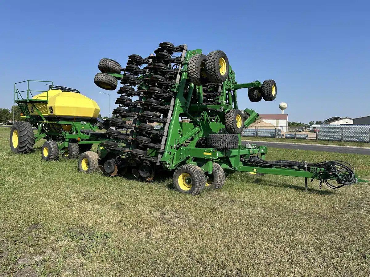 Gallery image 2 for Used 2014 John Deere 1890 Air Drill