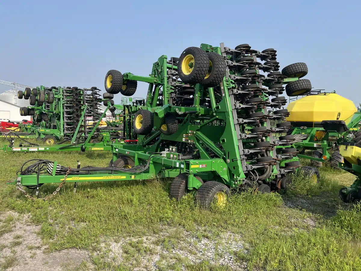 Gallery image 2 for Used 2011 John Deere 1890 Air Drill