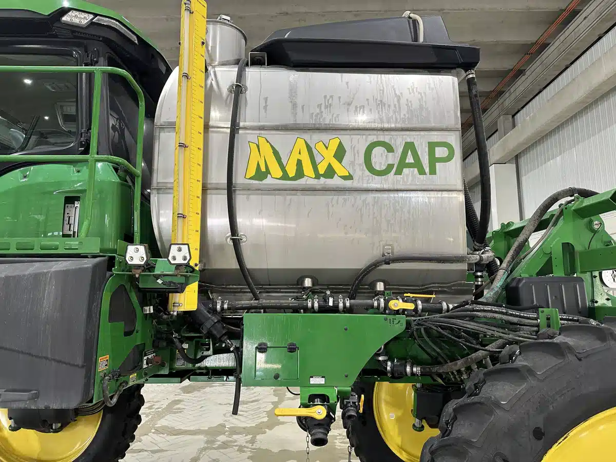 Gallery image 2 for Used 2022 John Deere 412R Sprayer - Self Propelled