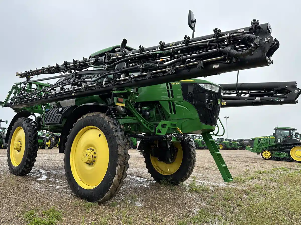 Gallery image 2 for Used 2020 John Deere R4044 Sprayer - Self Propelled