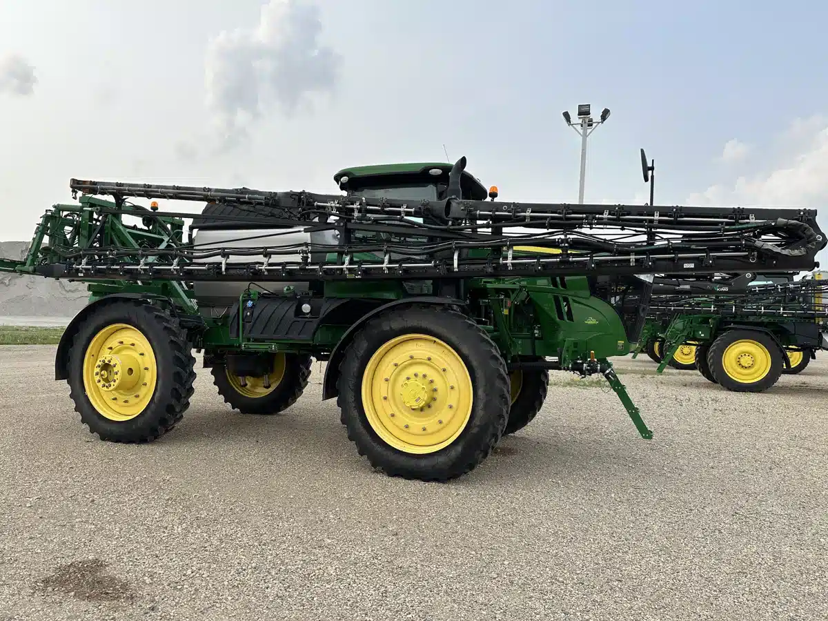 Gallery image 1 for Used 2019 John Deere R4045 Sprayer - Self Propelled