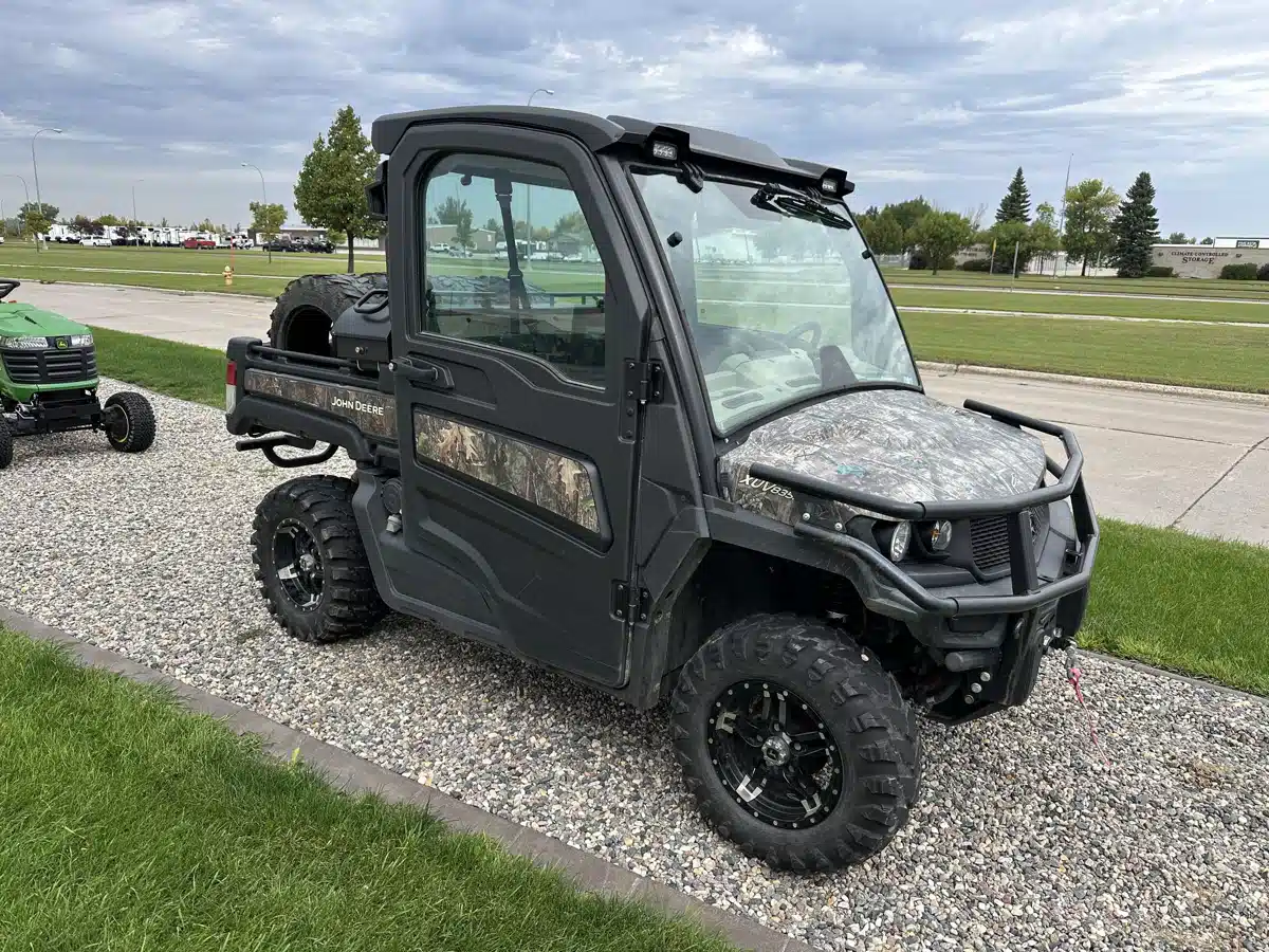 Gallery image 2 for Used 2021 John Deere XUV 835R Utility Vehicle