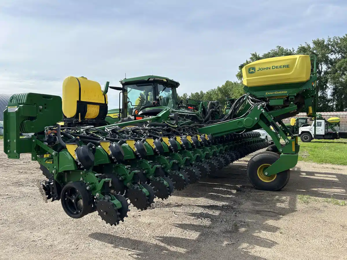 Gallery image 2 for Used 2024 John Deere DR24 Planter