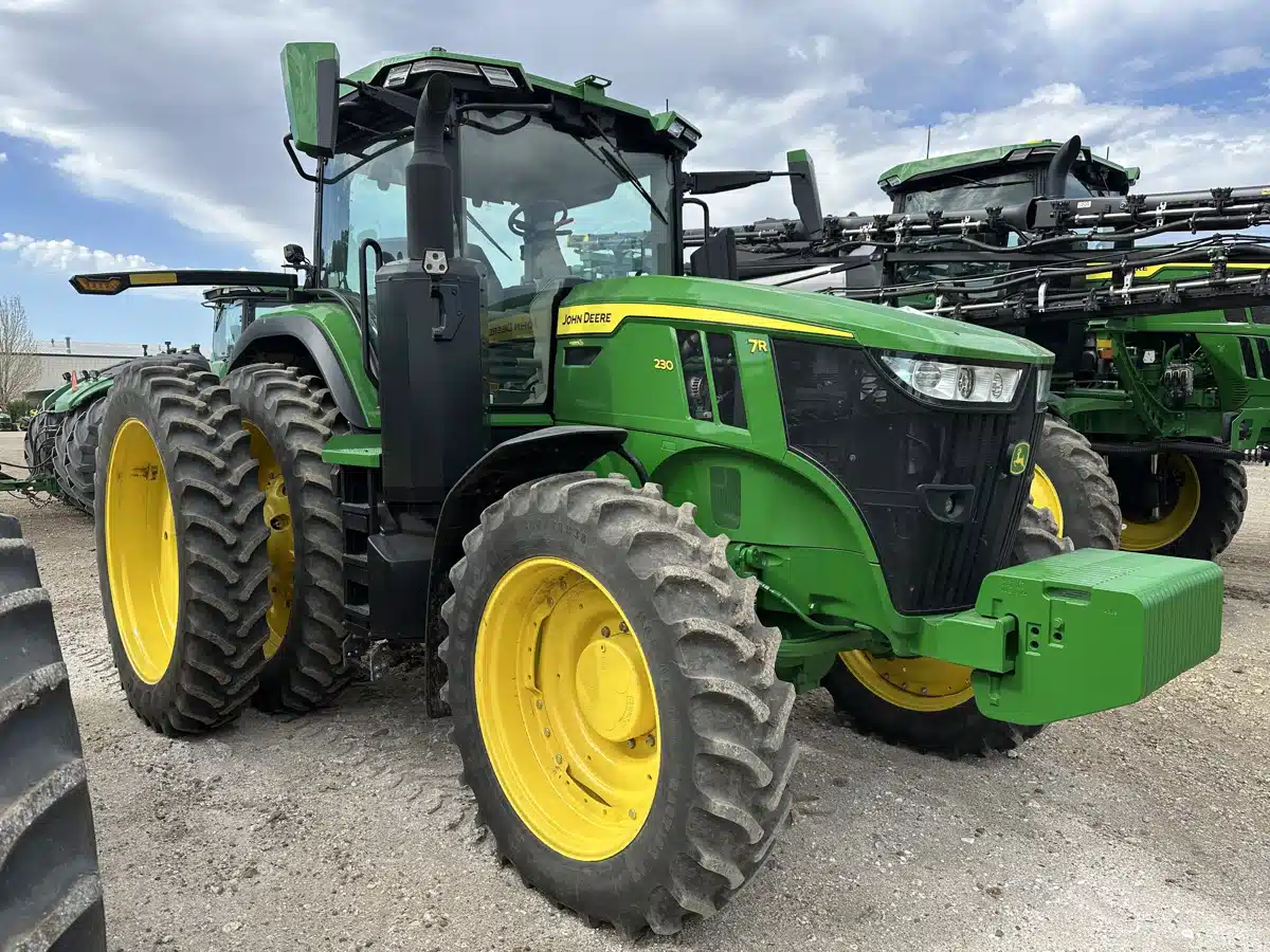 Gallery image 2 for Used 2023 John Deere 7R 230 Tractor