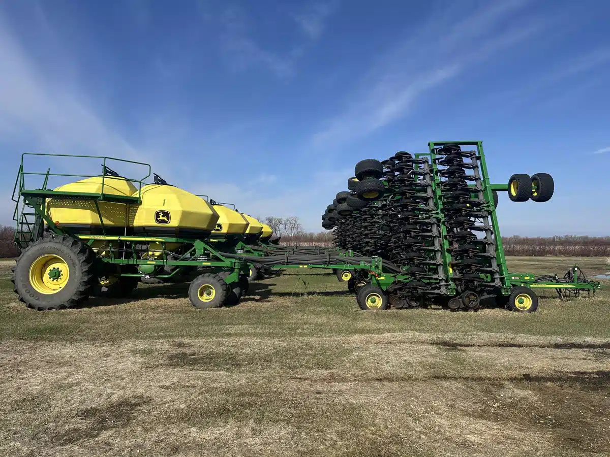 Gallery image 2 for Used 2016 John Deere 1890 Air Drill
