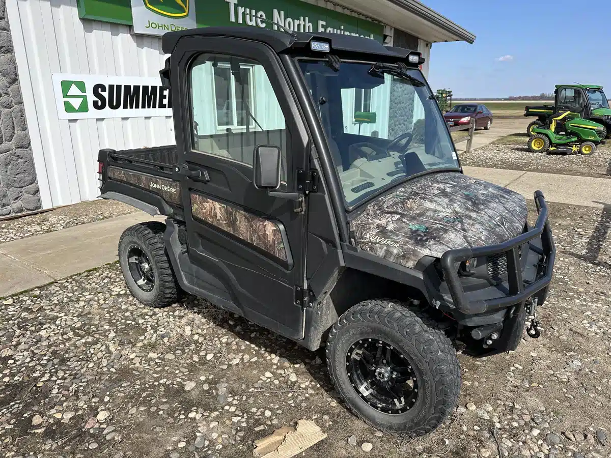 Gallery image 2 for Used 2021 John Deere XUV 835R Utility Vehicle