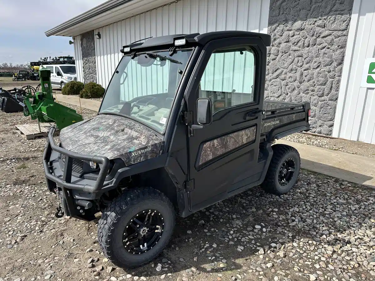 Gallery image 1 for Used 2021 John Deere XUV 835R Utility Vehicle