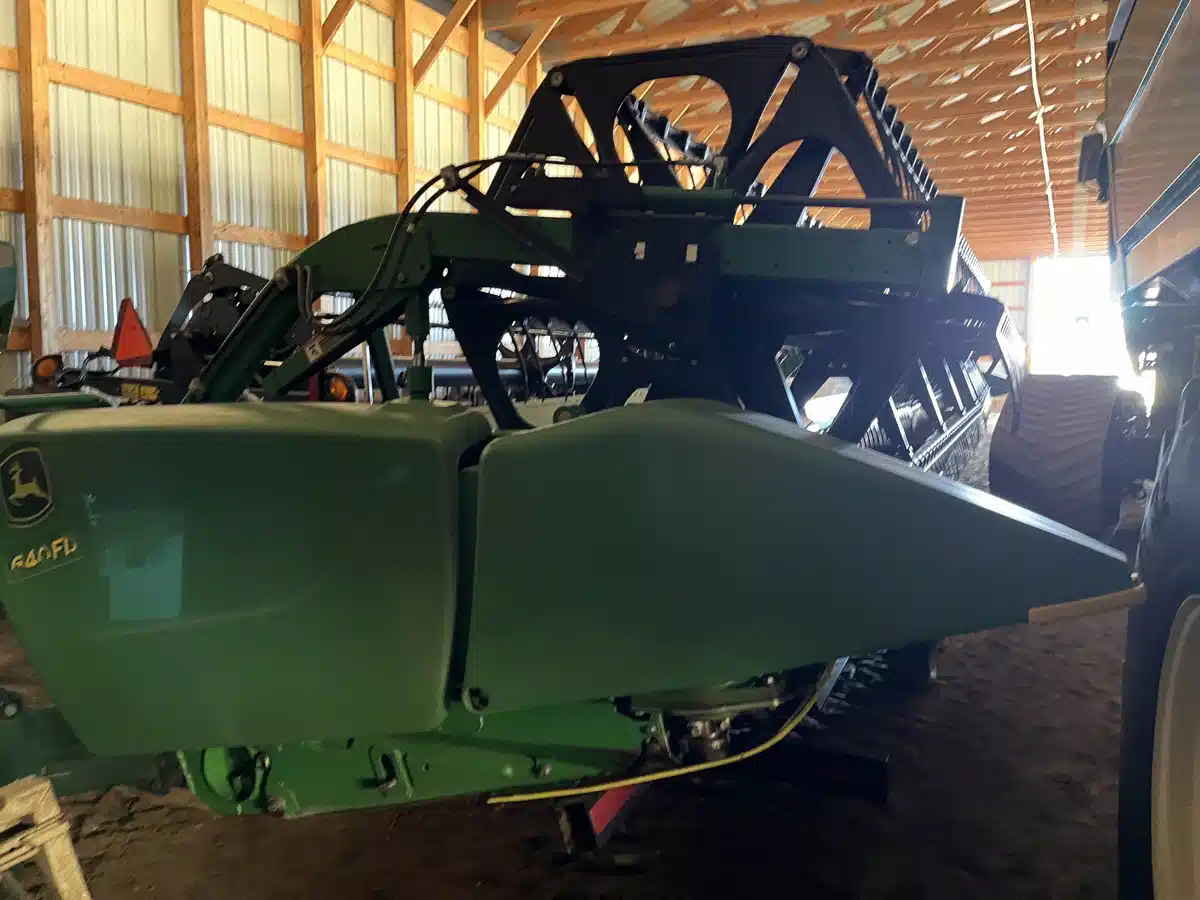 Gallery image 1 for Used 2013 John Deere 640FD Header - Draper