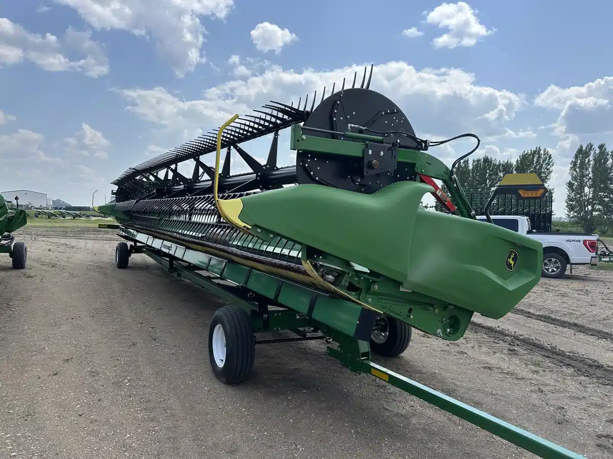 Gallery image 2 for Used 2024 John Deere RD40F Header - Flex