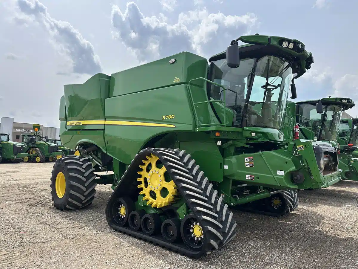 Gallery image 2 for Used 2024 John Deere S780 Combine