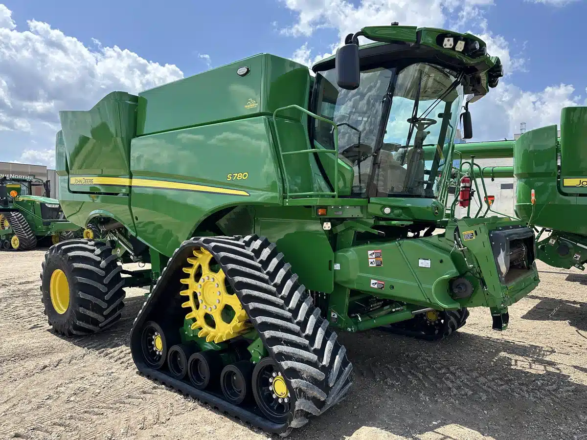 Gallery image 1 for 2024 John Deere S780 Combine