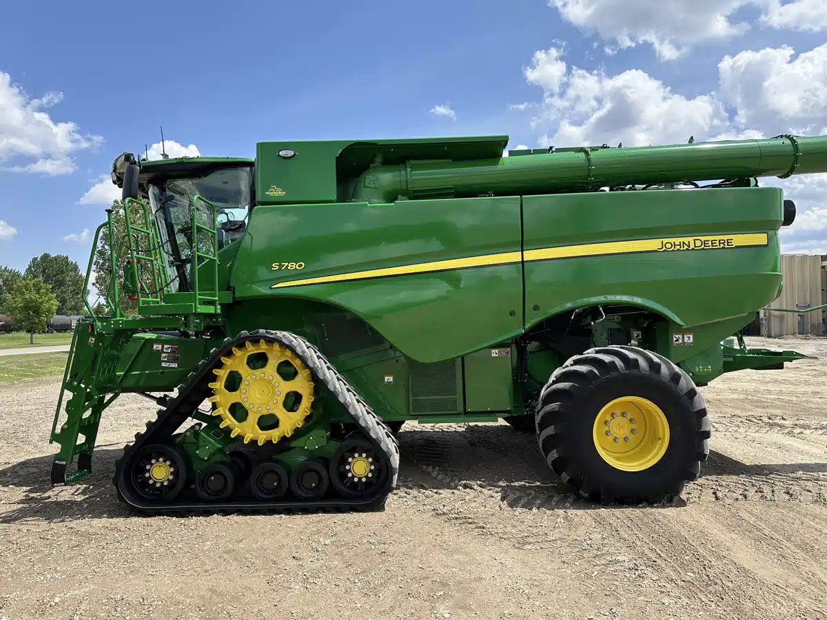 Gallery image 2 for 2024 John Deere S780 Combine