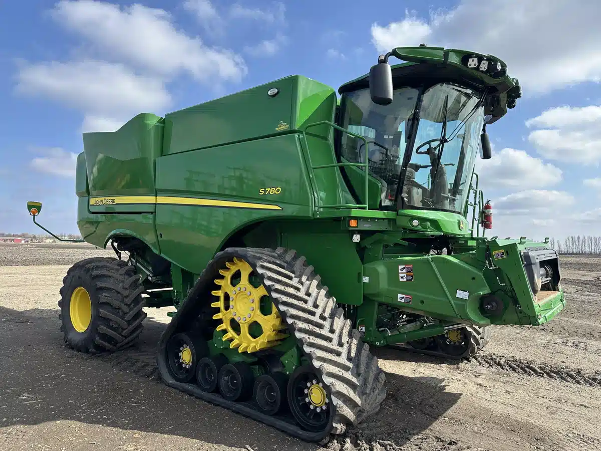 Gallery image 1 for 2024 John Deere S780 Combine