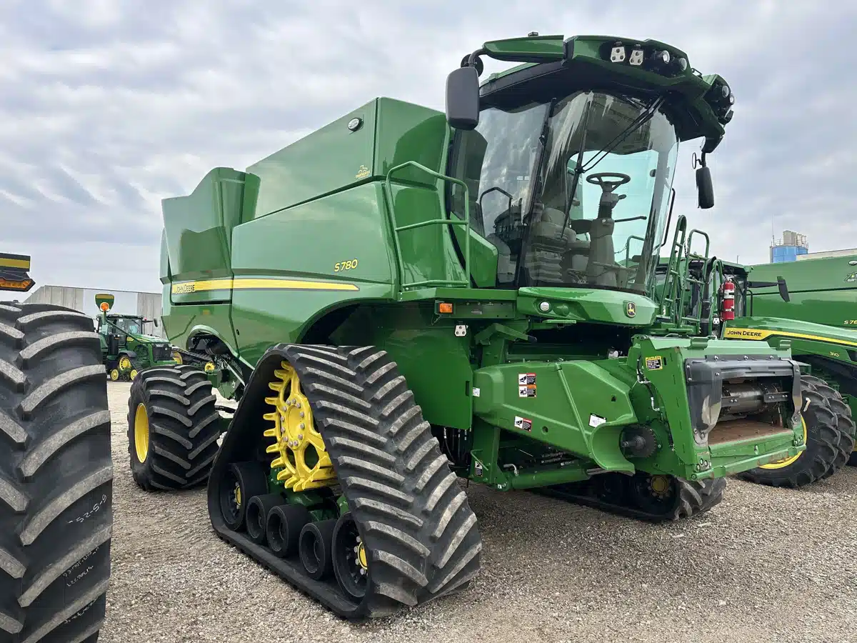 Gallery image 2 for 2024 John Deere S780 Combine