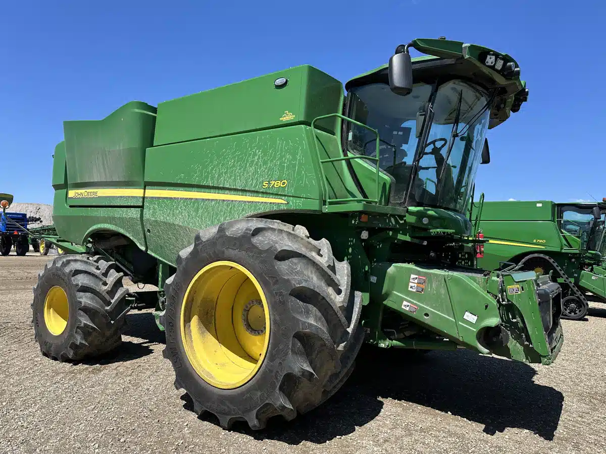 Gallery image 2 for 2024 John Deere S780 Combine