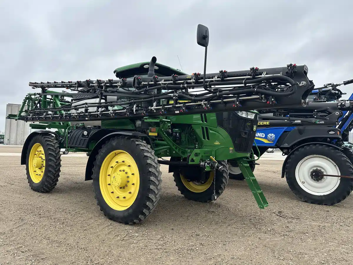 Gallery image 1 for Used 2018 John Deere R4045 Sprayer - Self Propelled
