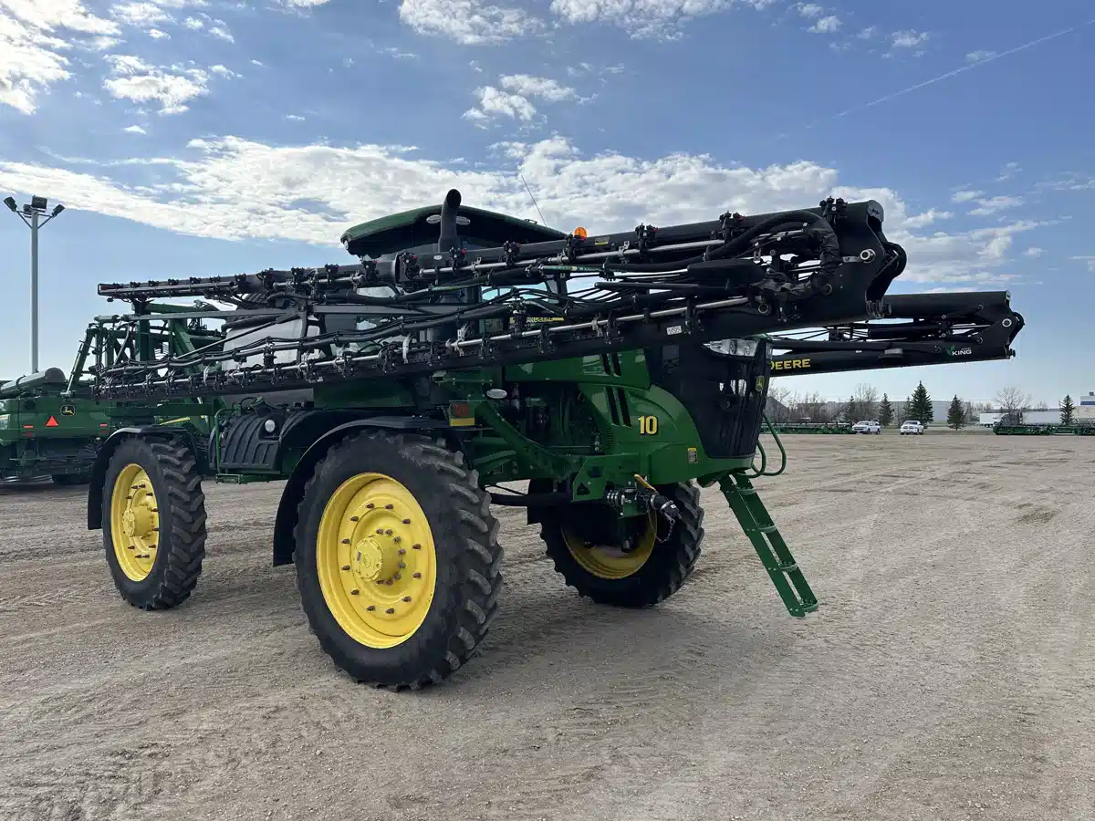 Gallery image 1 for Used 2018 John Deere R4045 Sprayer - Self Propelled