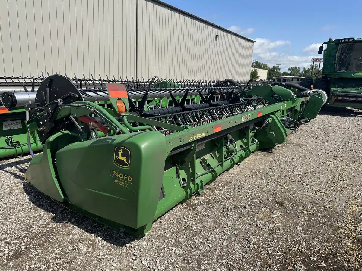 Gallery image 1 for Used 2019 John Deere 740FD Header - Draper