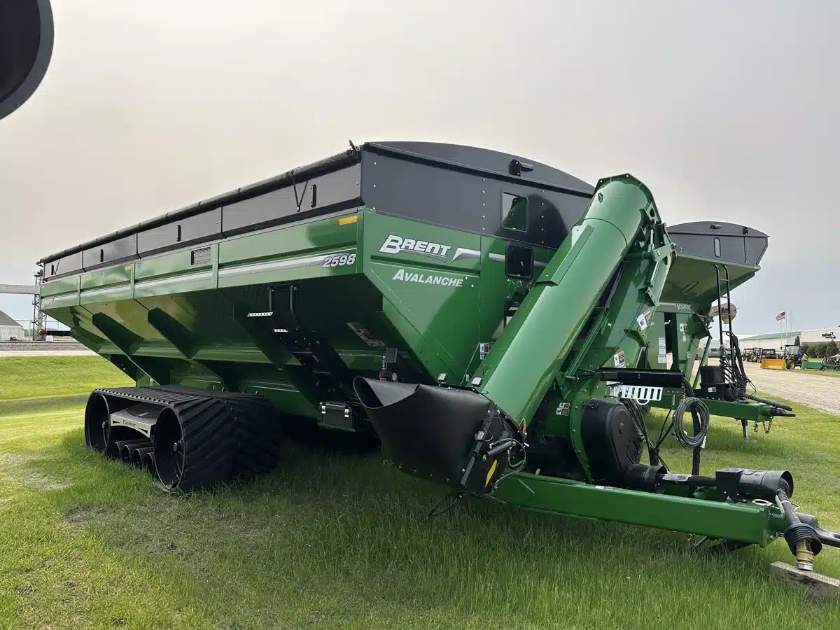 Gallery image 2 for New 2024 Brent 2598 Grain Cart