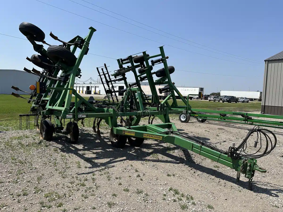 Gallery image 1 for Used 2010 Summers Mfg 32' SuperChisel Chisel Plow