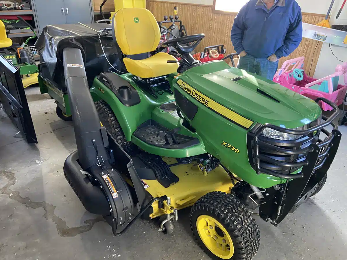 Gallery image 1 for Used 2021 John Deere X739 Lawn Tractor